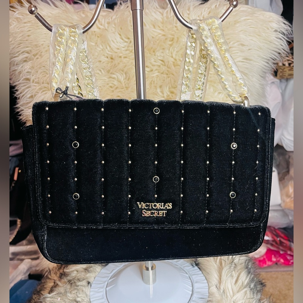 Victoria’s Secret quilted shoulder bag